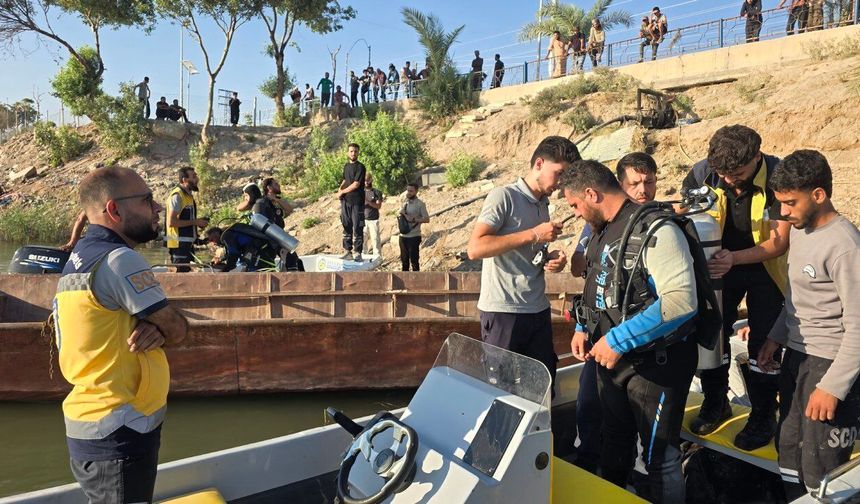 Suriye'nin Deyrizor ilinde yolcu feribotu battı: En az 3 ölü