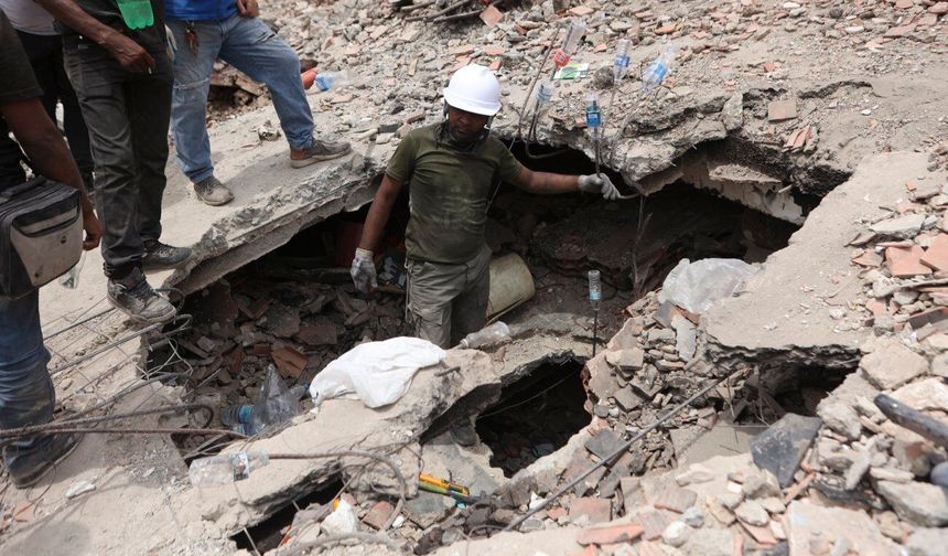 Venezuela'da depremin 6. gününde enkazdan 3 yaşındaki bir çocuk kurtarıldı