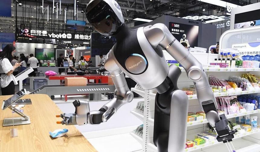 2026 Dünya Robot Konferansı'nda robot teknolojilerindeki son gelişmeler sergileniyor