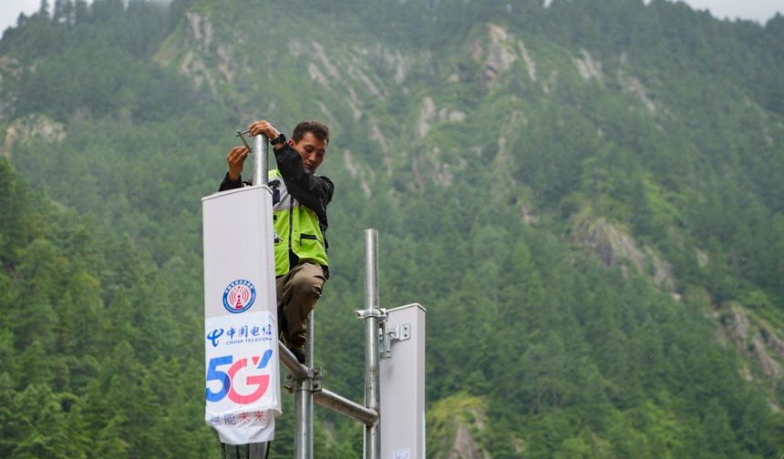 Çin'de heyelan bölgesinde iletişim altyapısının yeniden kurulması için çalışmalar sürüyor
