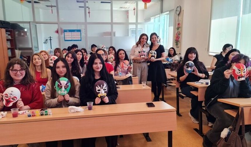 Dr. Öğr. Üyesi Çile Maden Kalkan: Türkiye'de Çin Dili ve Edebiyatı bölümlerine ilgi artıyor