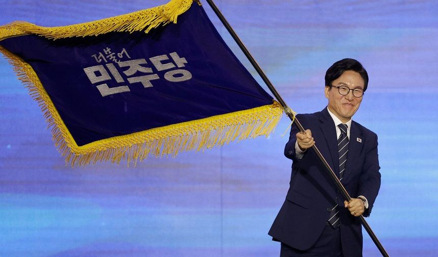 Eski Güney Kore Başbakanı Kim Min-seok, iktidardaki Demokrat Parti'nin yeni lideri seçildi