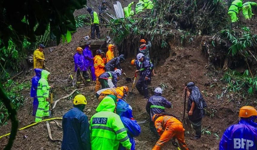 Filipinli sağlık yetkilileri, sel nedeniyle artan hastalık riskine karşı uyardı