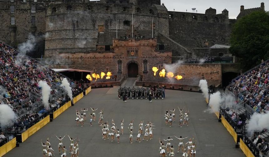 İskoçya'nın başkenti Edinburgh'da festival sezonu başladı