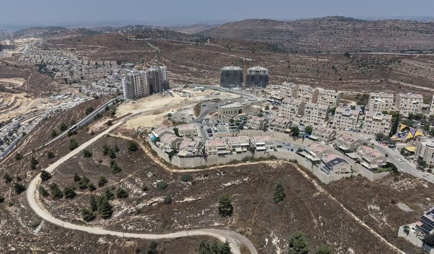İsrail, uluslararası toplumun tepkisine rağmen Batı Şeria'daki yerleşimlerini genişletmeye devam ediyor