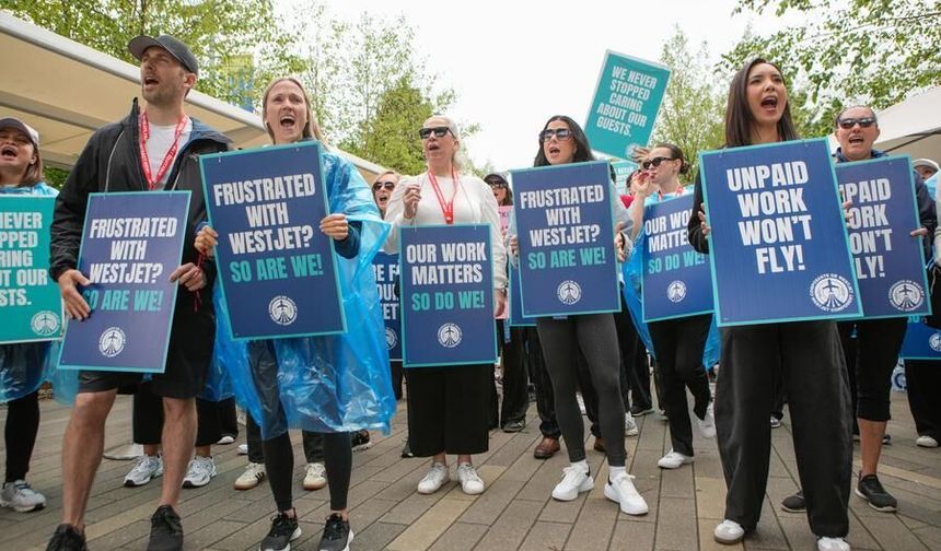 Kanada'nın ikinci büyük havayolu şirketi WestJet'te grev, yüzlerce uçuş iptal edildi