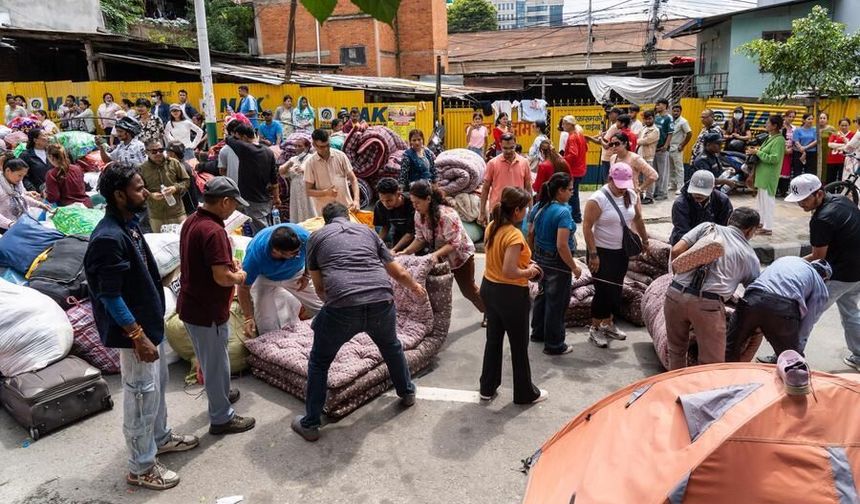 Nepal'de selden etkilenenler için yardım malzemeleri toplanıyor