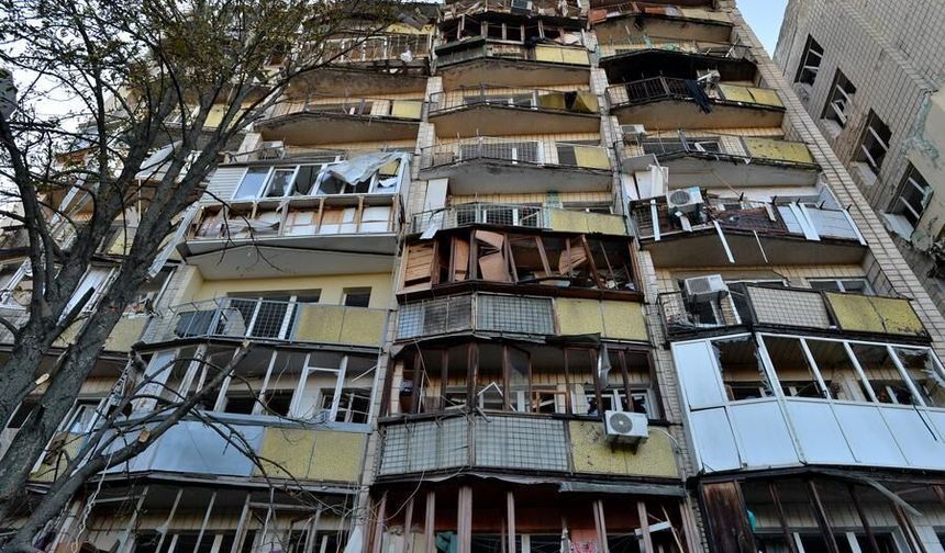 Rusya'nın Kiev ve çevresine düzenlediği saldırılarda en az 13 kişi hayatını kaybetti