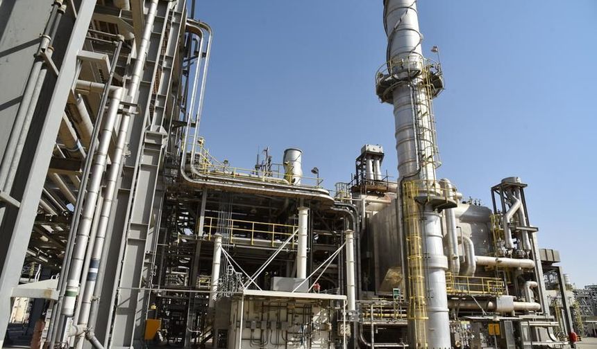 Suudi Aramco, Fransız şirketleriyle 3,7 milyar dolarlık anlaşmalar imzaladı