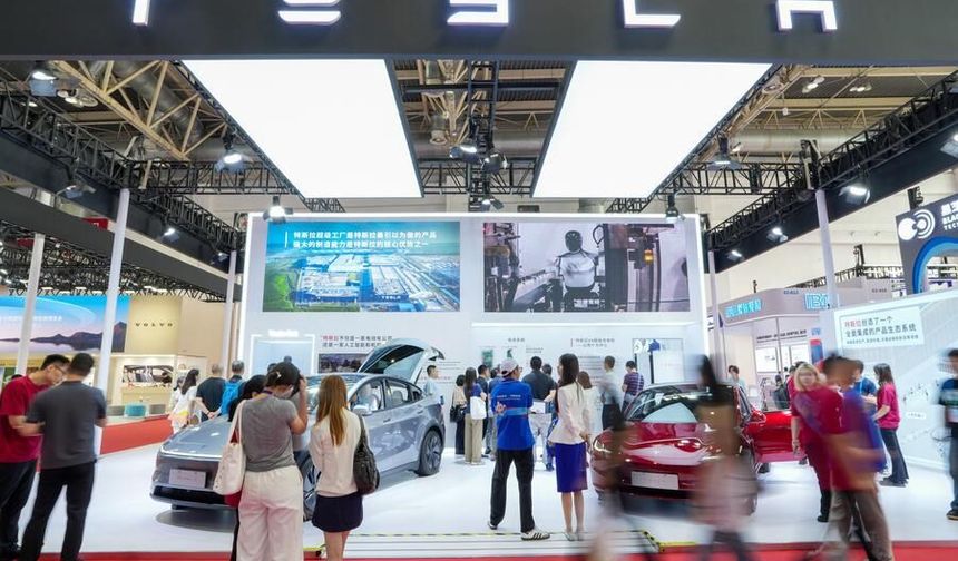 Tesla, Çin'de satılan araçlarında yerli yapay zeka modeli Doubao'yu kullanmaya başladı