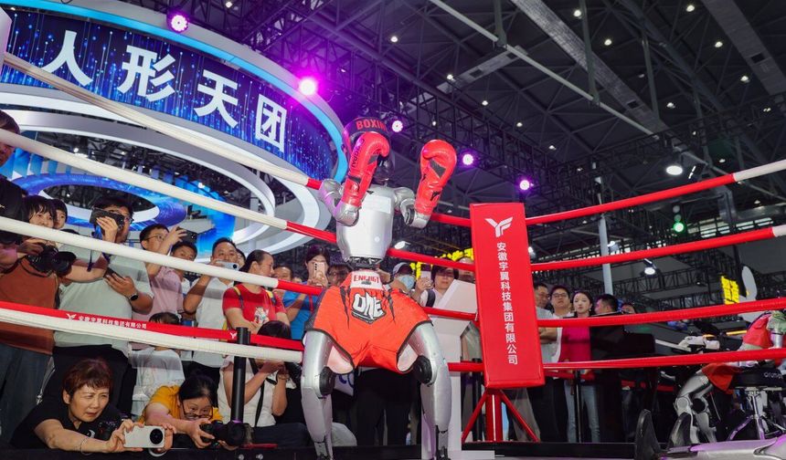 2026 Dünya İmalat Kongresi'nde insansı robotlar ilgi odağı oldu