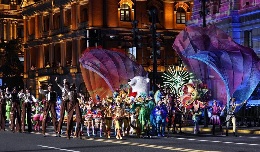 37. Shanghai Turizm Festivali'nin geçit töreni renkli görüntülere sahne oldu