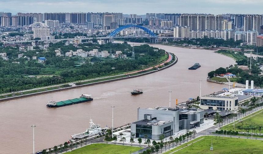 Çin, ASEAN ülkelerine ticareti hızlandıracak Pinglu Kanalı'nı hizmete açtı