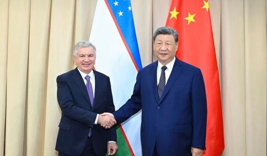 Çin Cumhurbaşkanı Xi, Bişkek'te Özbekistan Cumhurbaşkanı Mirziyoyev ile görüştü