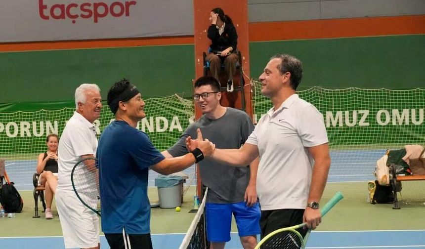 Çin-Türkiye ilişkilerinin 55. yılına özel 'İpek Yolu Kupası' tenis turnuvası İstanbul'da düzenlendi