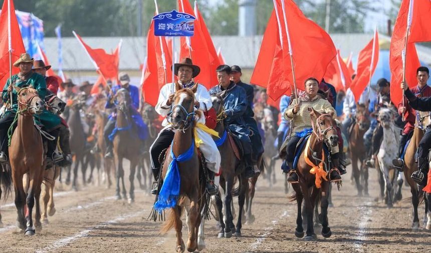 Çin'in Dorbod bölgesinde Naadam Festivali düzenlendi