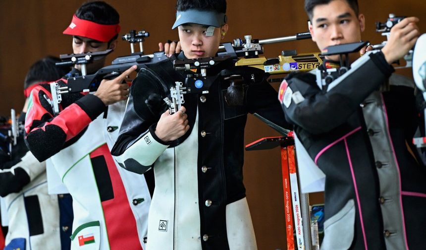 Çin'in erkekler 10 metre havalı tüfek takımı dünya rekoruyla altın madalya kazandı