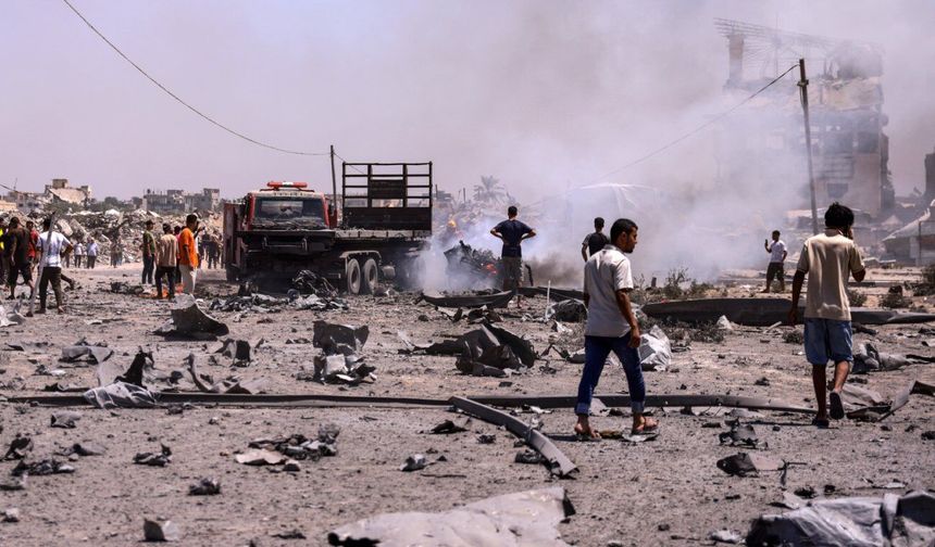 İsrail, Gazze'de bir aracı hedef aldı: 3 ölü