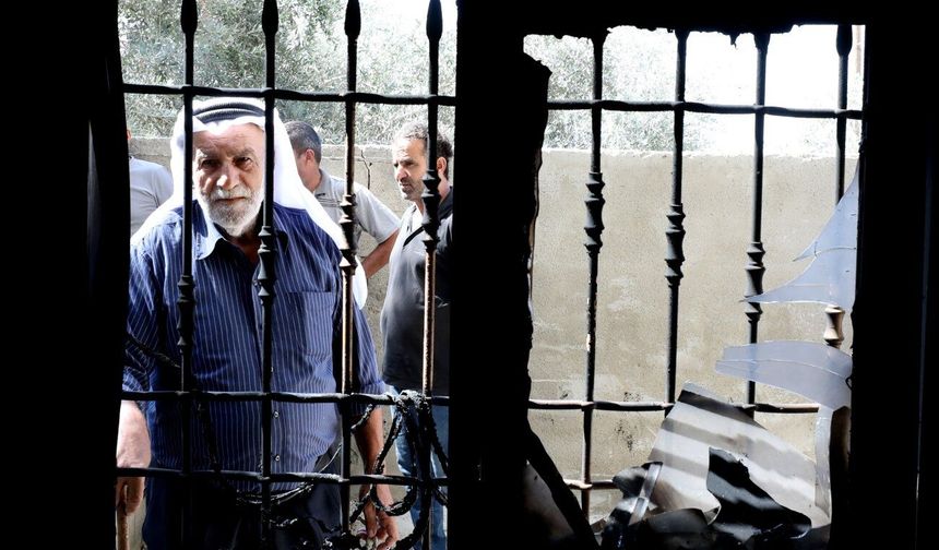 İsrailli yerleşimciler, Batı Şeria'da bir camiye saldırı düzenledi