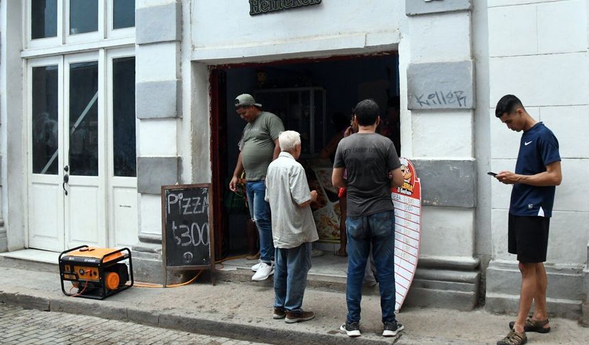 Küba'da ulusal elektrik şebekesi bir kez daha çöktü