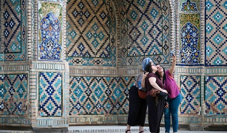 Özbekistan yılın ilk 8 ayında 9,1 milyon yabancı turist ağırladı