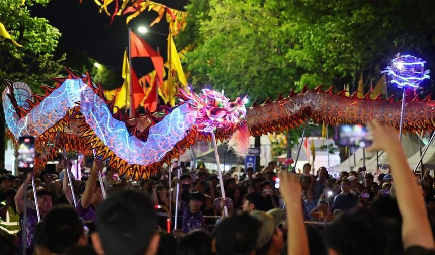 Sidney'de düzenlenen Ay Festivali renkli görüntülere sahne oldu