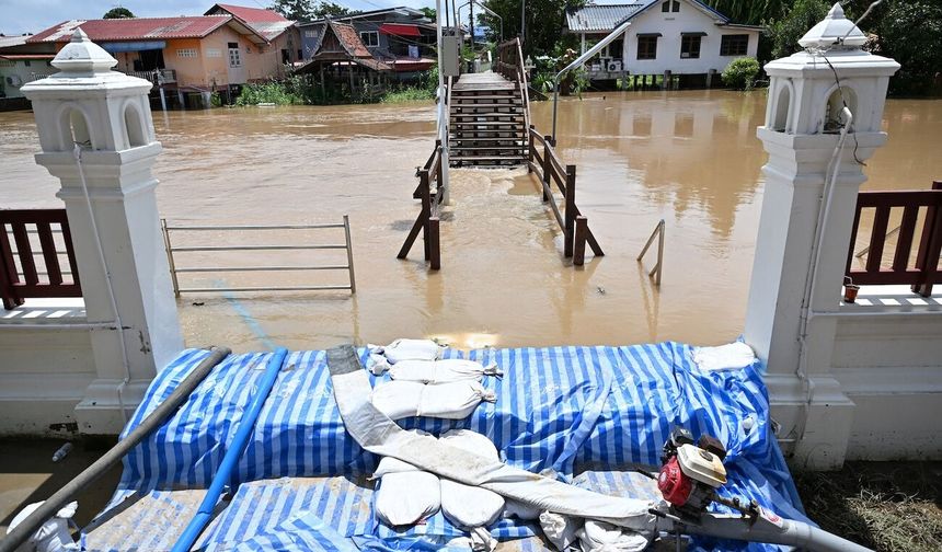 Tayland'daki sellerde hayatını kaybedenlerin sayısı 23'e yükseldi