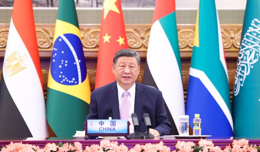 Xi, Hindistan'da düzenlenecek 18. BRICS Zirvesi'ne katılmak üzere Beijing'den ayrıldı
