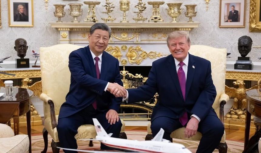 Xi ve Trump, Beyaz Saray'daki karşılama töreninin ardından Oval Ofis'te görüştü