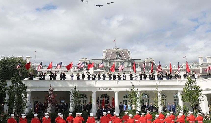 Xi'nin Beyaz Saray'daki karşılama töreninde askeri uçuş gösterisi düzenlendi