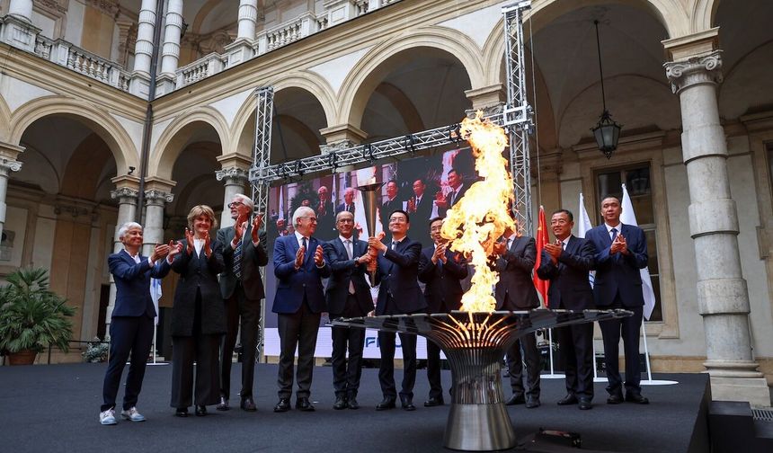 2027 Changchun Kış Üniversite Oyunları'nın meşalesi Torino'da tutuşturuldu