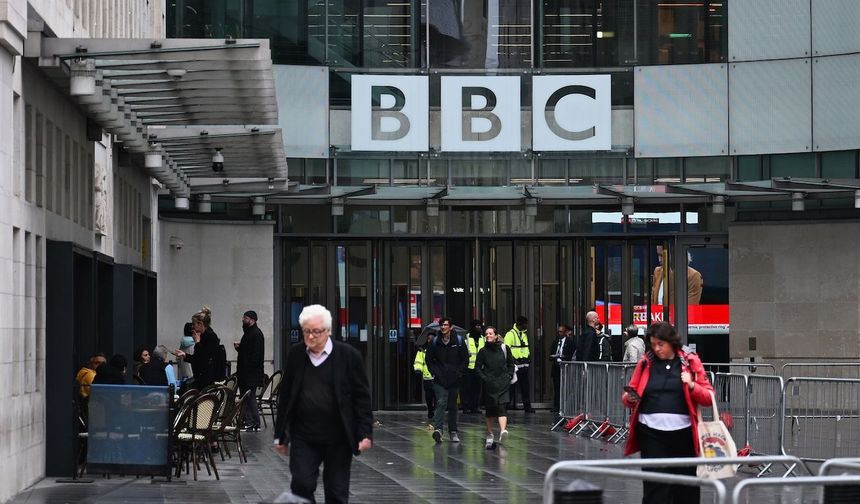 BBC, tasarruf amacıyla iki televizyon kanalını kapatacak