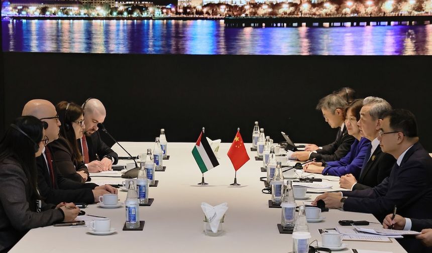 Çin Dışişleri Bakanı Wang, Filistinli mevkidaşı Ağabekyan ile görüştü