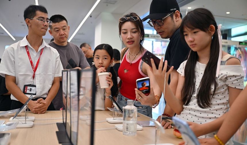 Çin'in Hainan eyaletinde Ulusal Gün tatili boyunca 126 milyon dolarlık gümrüksüz alışveriş yapıldı