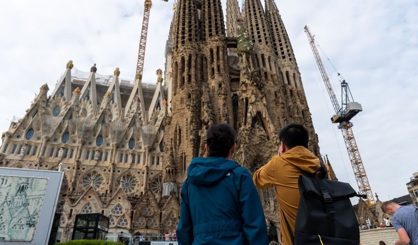 Çinli turistler Ulusal Gün tatilinde Avrupa'ya yoğun ilgi gösterdi