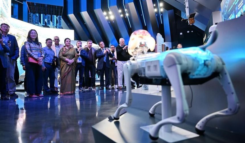 Küresel Yönetişim Forumu katılımcıları Xiong'an'daki bilim ve inovasyon merkezini gezdi