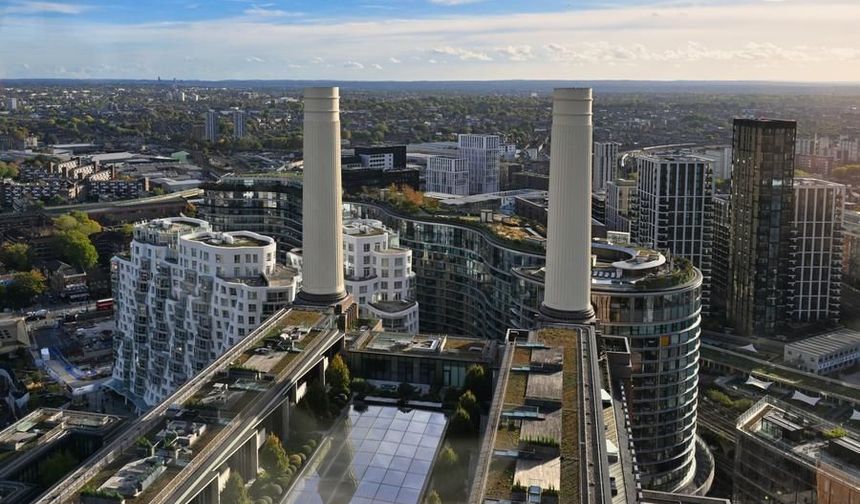 Londra'nın tarihi Battersea Elektrik Santrali yaşam merkezine dönüştü