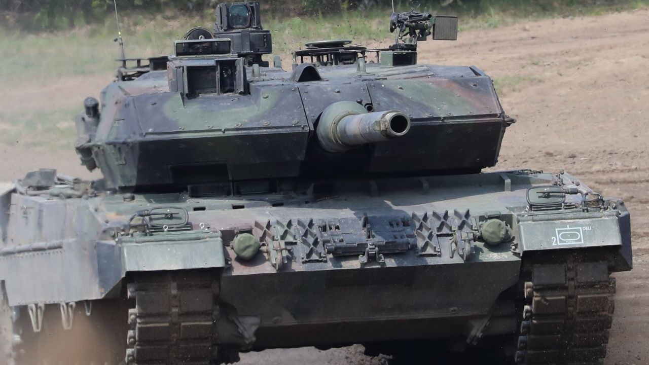 Almanya’dan Leopard tanklarının Ukrayna’ya gönderilmesine onay (1)