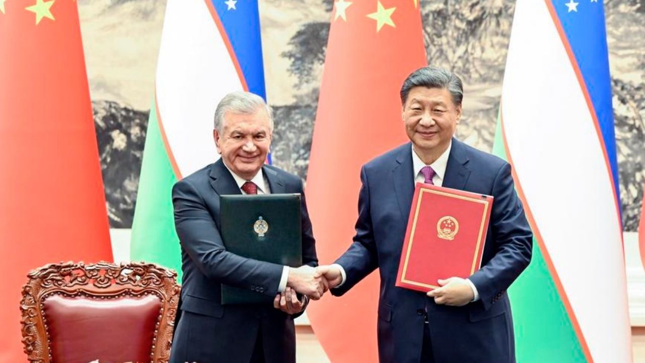 Çin Cumhurbaşkanı Xi, Özbek mevkidaşı ile görüştü2 (5)