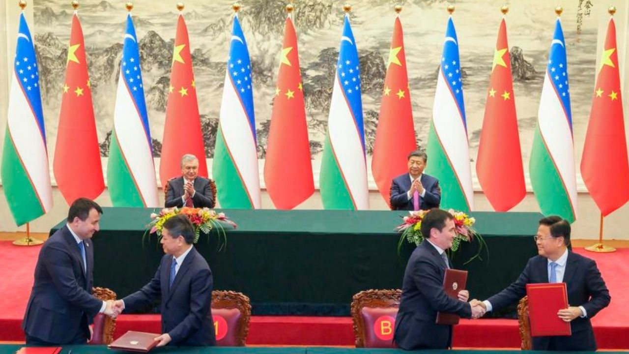 Çin Cumhurbaşkanı Xi, Özbek mevkidaşı ile görüştü2 (6)