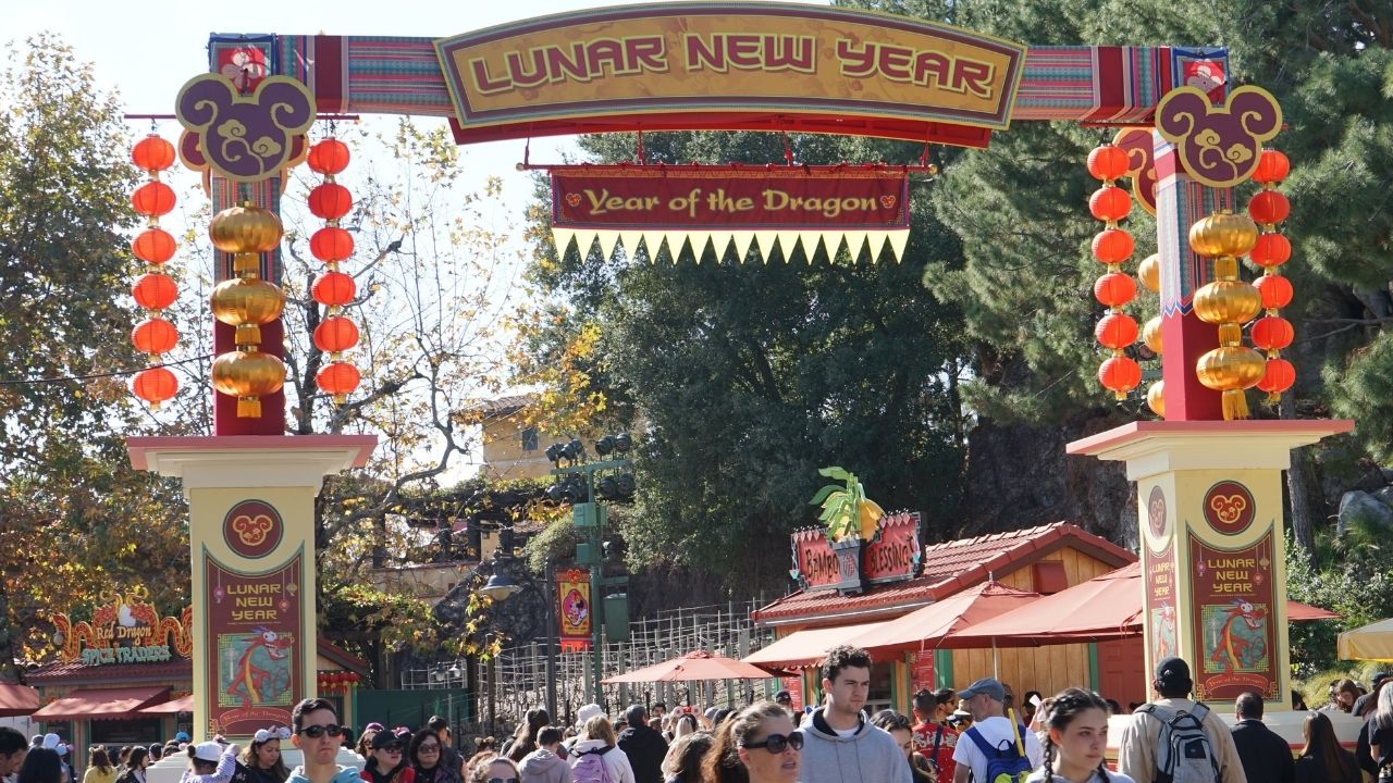 Disney Kaliforniya Macera Parkı'nda Çin Ay Yeni Yılı kutlamaları başladı (2)