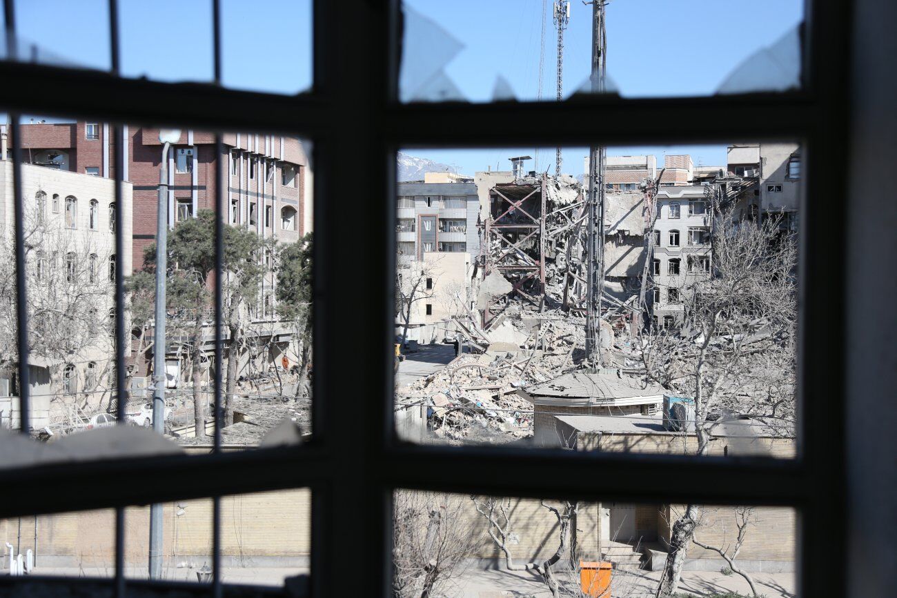 Abd İsrail Saldırılarının Ardından Tahran'da Çok Sayıda Bina Hasar Gördü 3