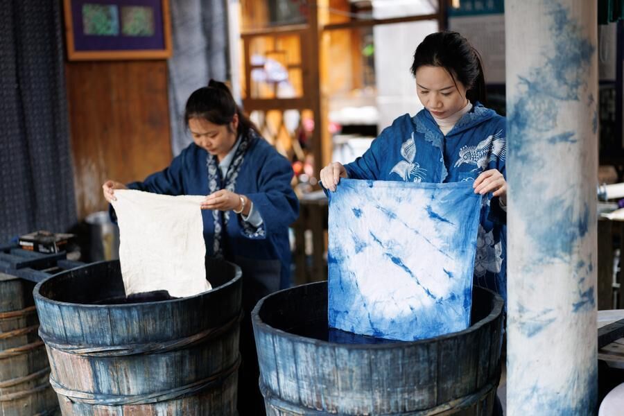 Çin'in Guizhou eyaletinde geleneksel el sanatları kırsal kalkınmayı destekliyor