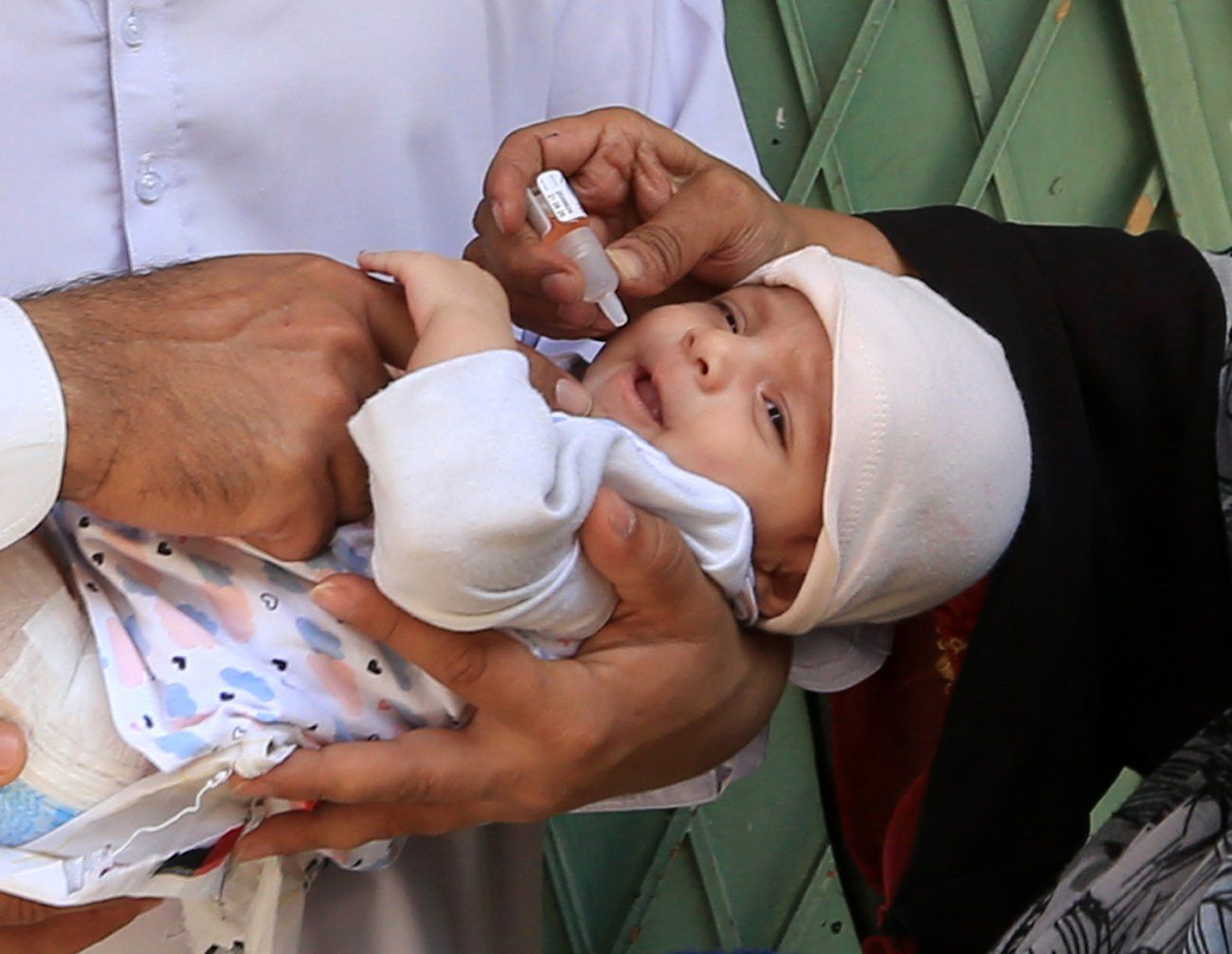 Pakistan, 115 bölgede çocuk felci aşı kampanyası başlattı