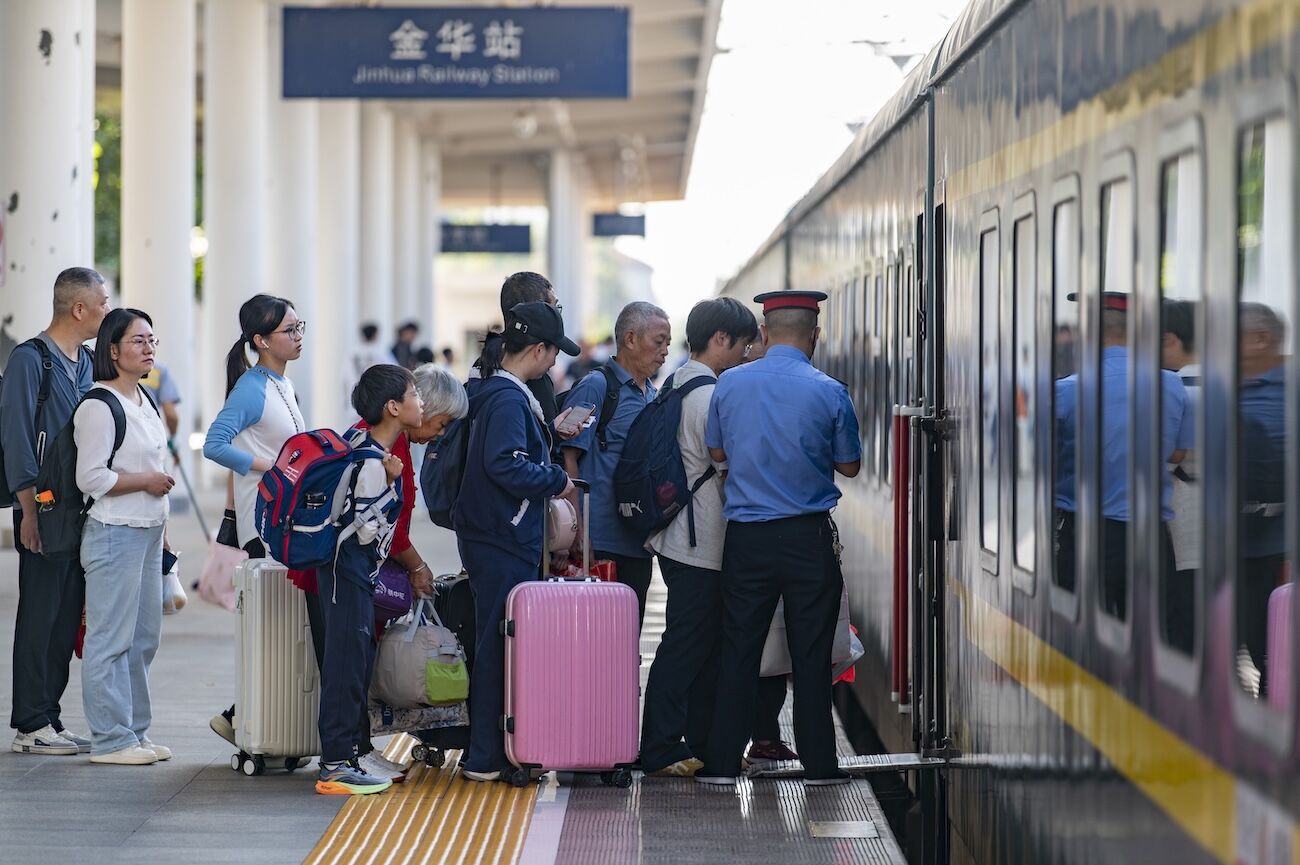 Çin'de Ulusal Gün tatilinde 15,46 milyon sınır ötesi seyahat gerçekleştirildi