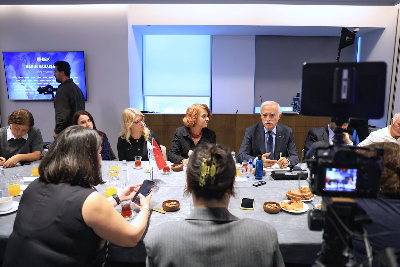 Deik Toplanti Gorseli (2)
